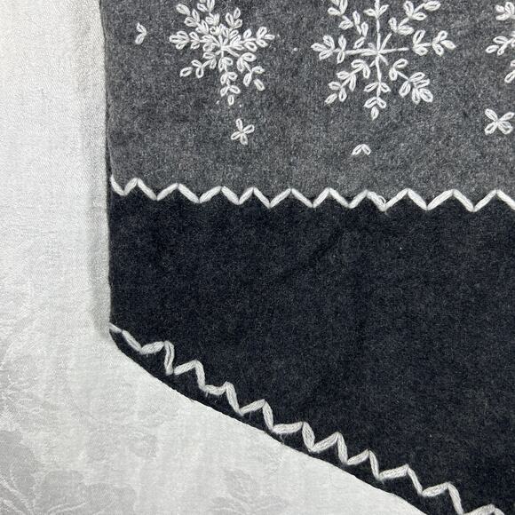 Vintage Sweater Vest Small Wool Blend Felt Gray Red Snowflakes Hearts PHD - Picture 2 of 11